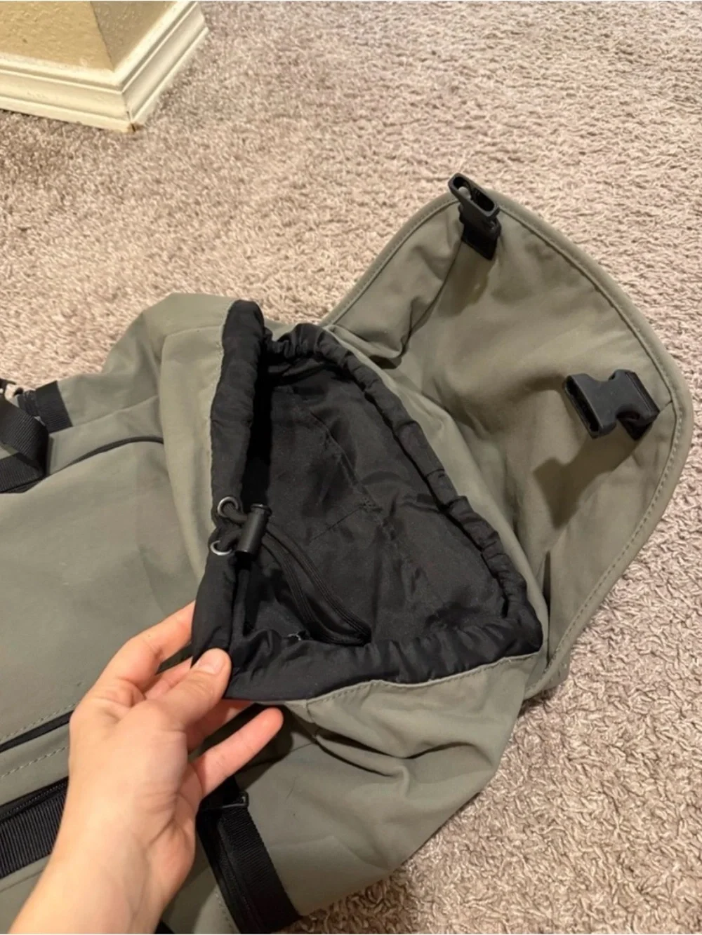 Men's Lululemon Command the day 24L Top-Flap Backpack in Sage Gray